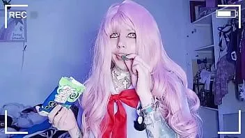 play · yuno gasai eating gummy bears