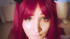 play امرأة سمراء وشم Cosplay مع الثدي الكبيرة تحصل