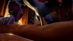 Oynat Bir İnsan ve Gece Elfi, Yalama, Oral Seks ve Büyük Göğüsler İçeren, Büyük Bir Yarakla Ateşli Bir Üçlü Seks Yapıyor